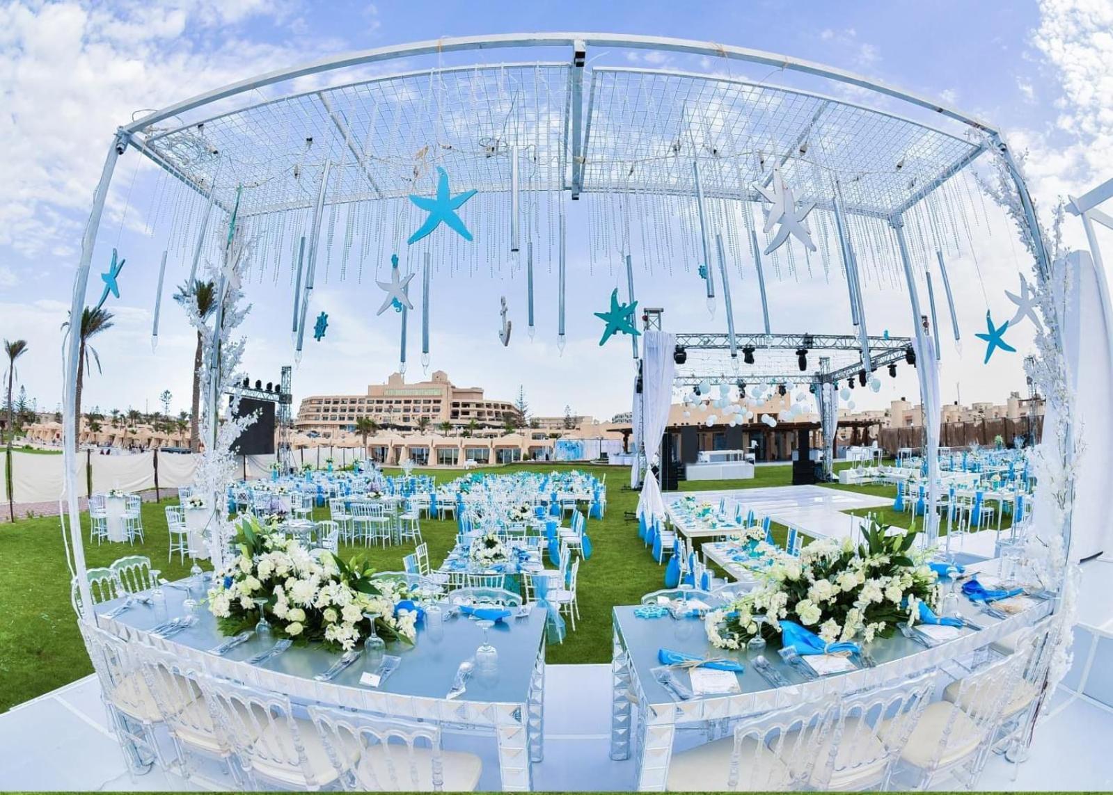 Borg El Arab Beach Resort Екстер'єр фото The lawn at the Jumeirah Beach Hotel