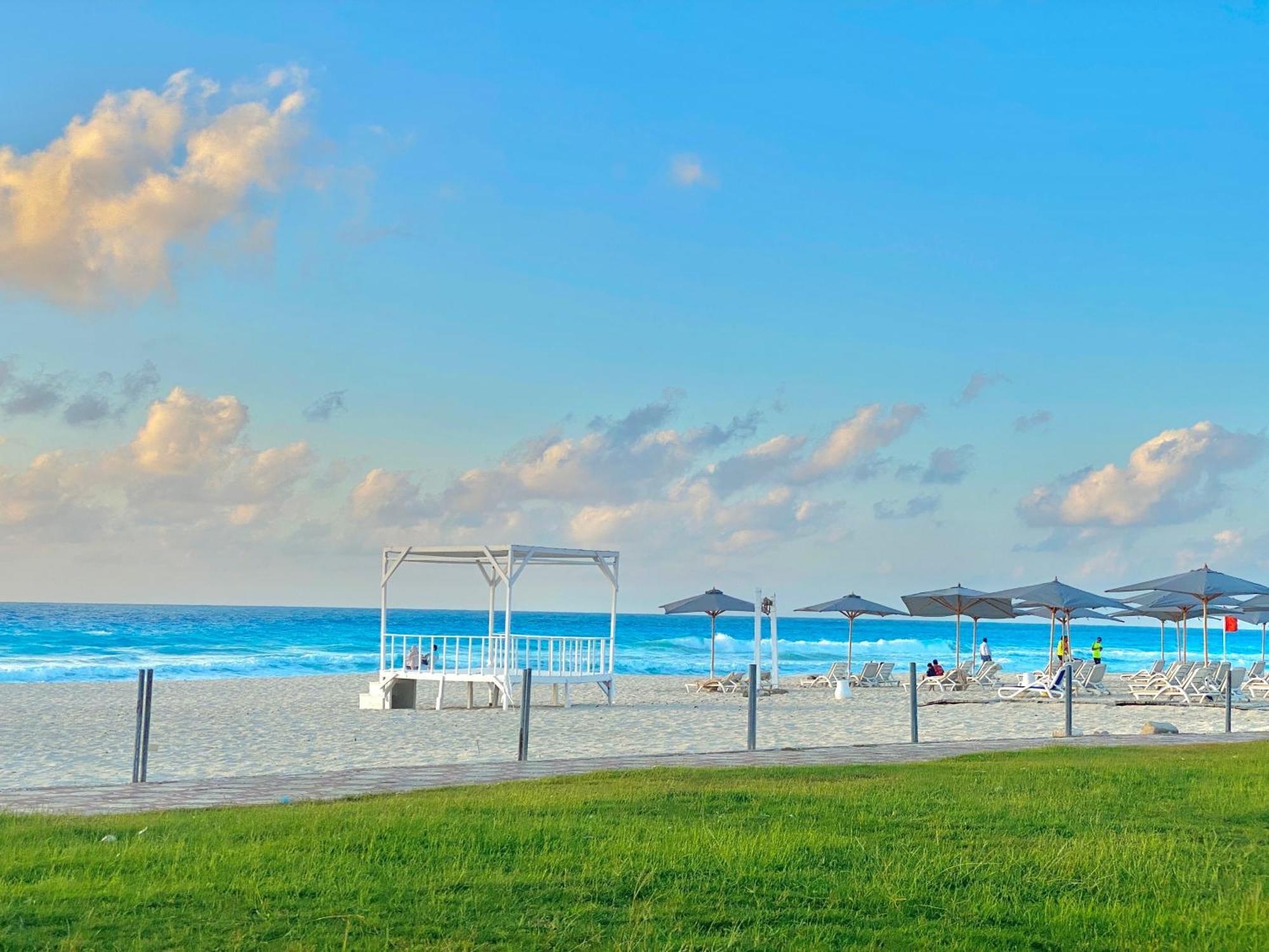 Borg El Arab Beach Resort Екстер'єр фото The beach at the Hilton Tel Aviv